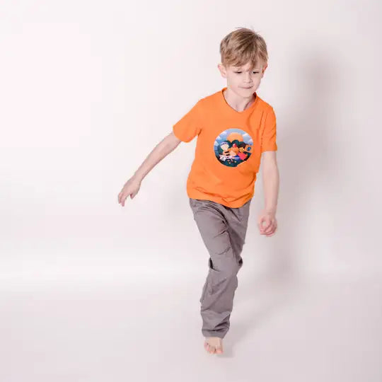 pauakids Shirt orange, Unisex, von Kind getragen