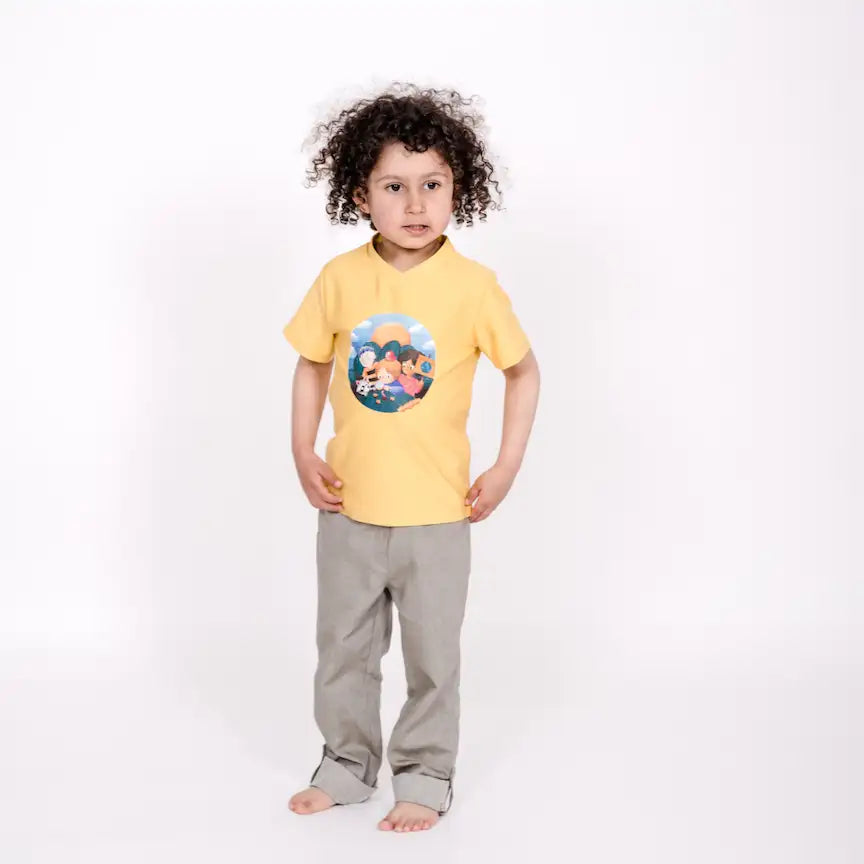 pauakids Shirt Unisex, gelb, Kids for nature print - von Kind getragen